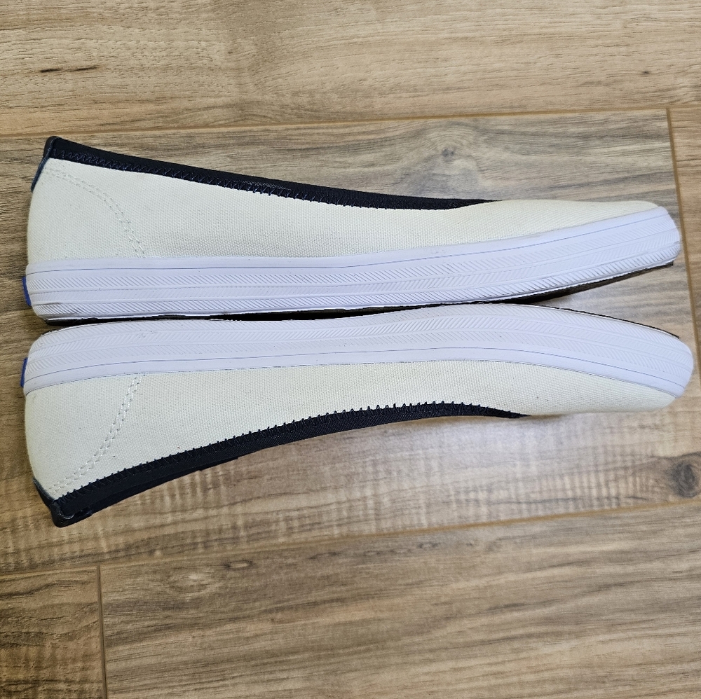 Keds flats, white/navy, size US 8 - Picture 9 of 13